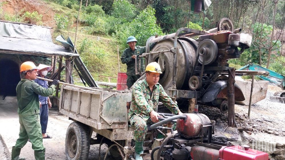 Những người lính thầm lặng cống hiến

